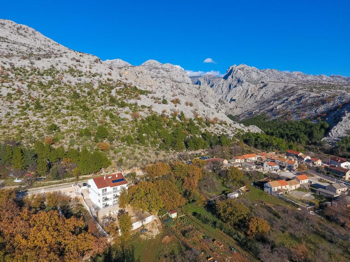 Apartmani Villa Paulo Starigrad Paklenica Ngoại thất bức ảnh