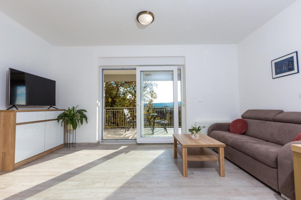 Apartmani Villa Paulo Starigrad Paklenica Ngoại thất bức ảnh