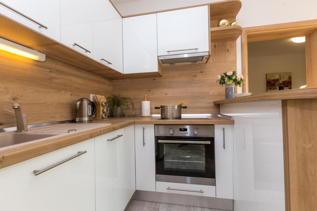 Apartmani Villa Paulo Starigrad Paklenica Ngoại thất bức ảnh