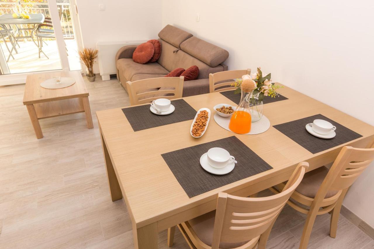 Apartmani Villa Paulo Starigrad Paklenica Ngoại thất bức ảnh