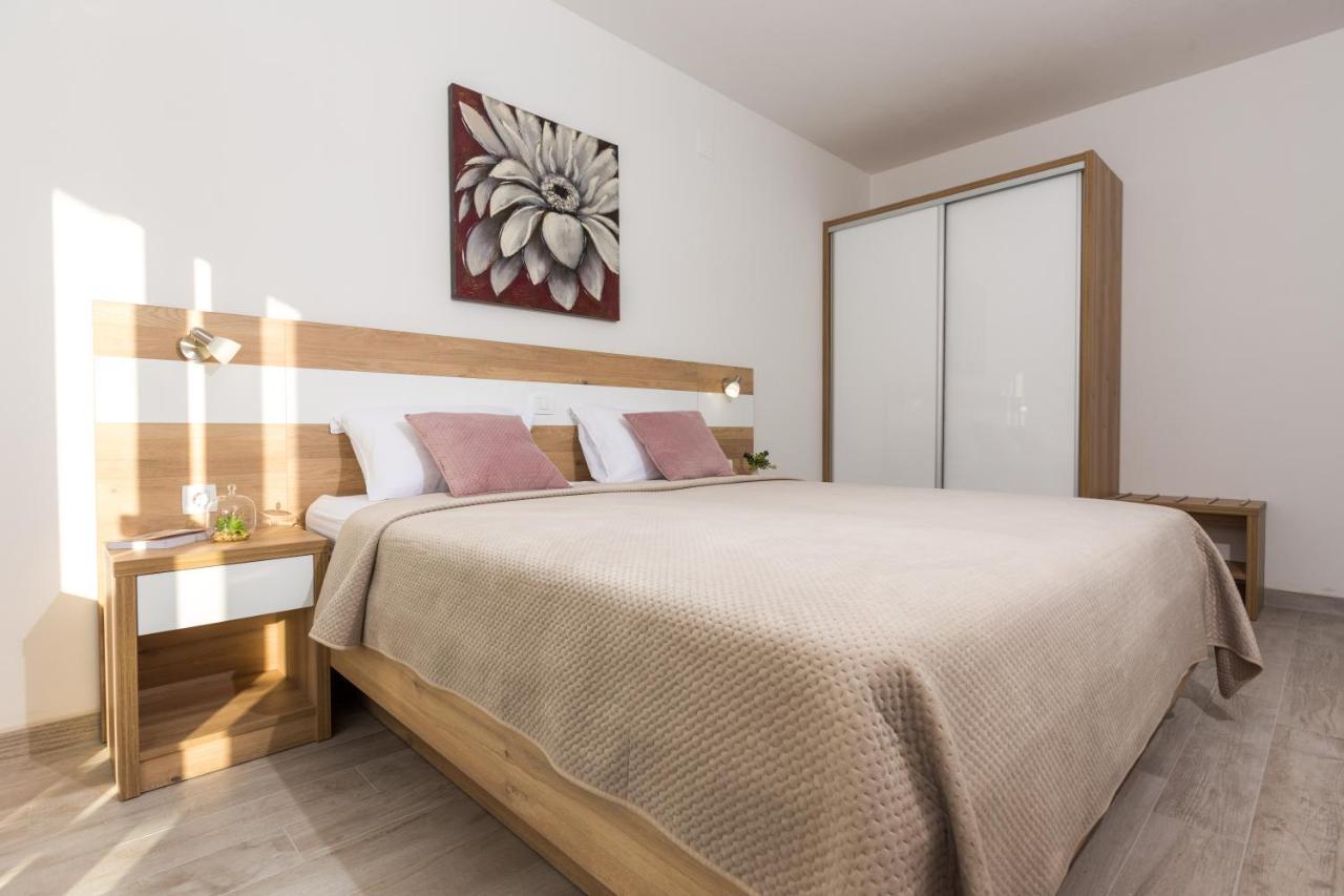 Apartmani Villa Paulo Starigrad Paklenica Ngoại thất bức ảnh