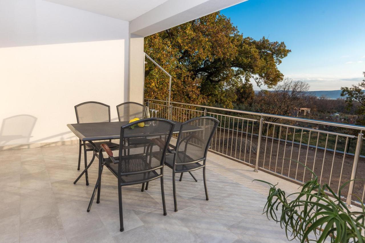 Apartmani Villa Paulo Starigrad Paklenica Ngoại thất bức ảnh