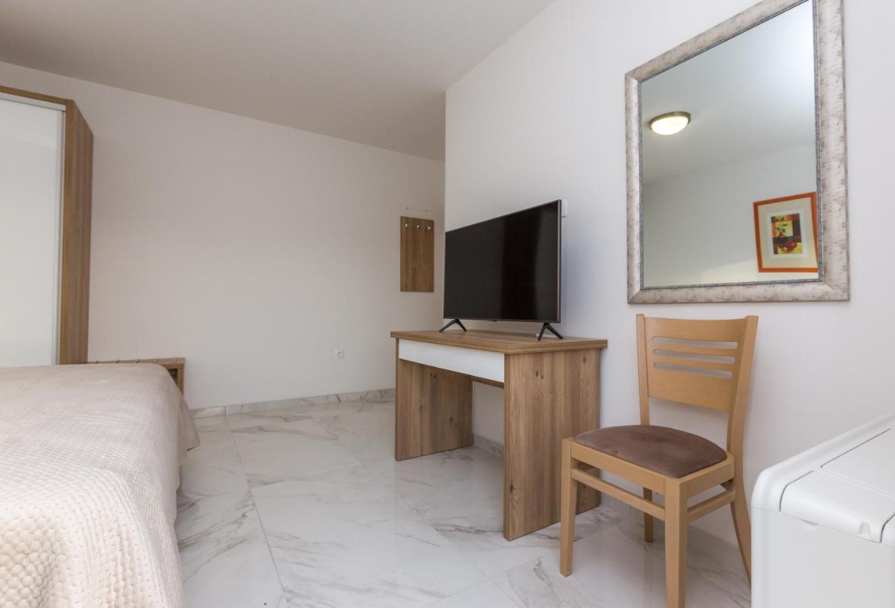 Apartmani Villa Paulo Starigrad Paklenica Ngoại thất bức ảnh