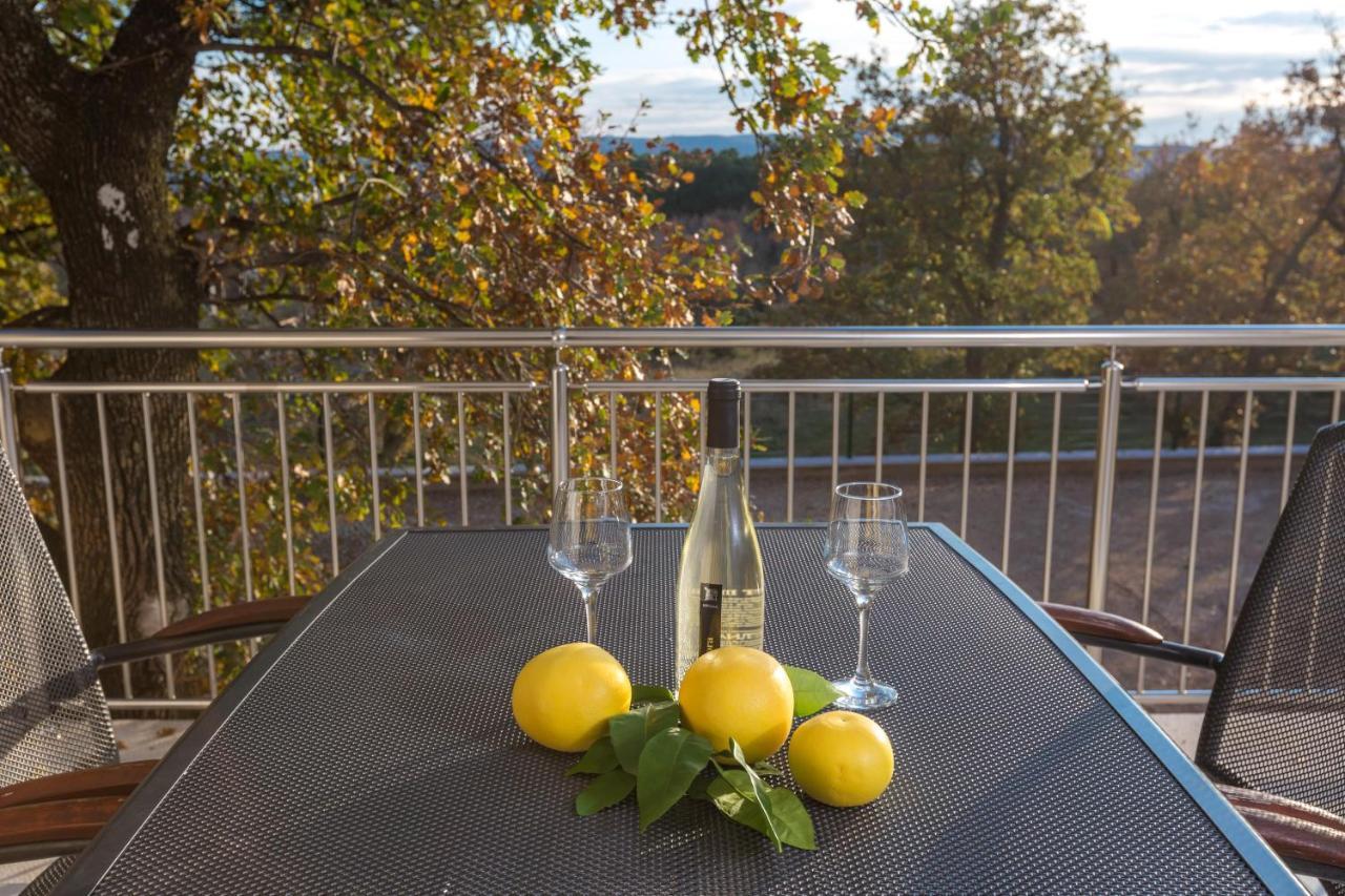 Apartmani Villa Paulo Starigrad Paklenica Ngoại thất bức ảnh