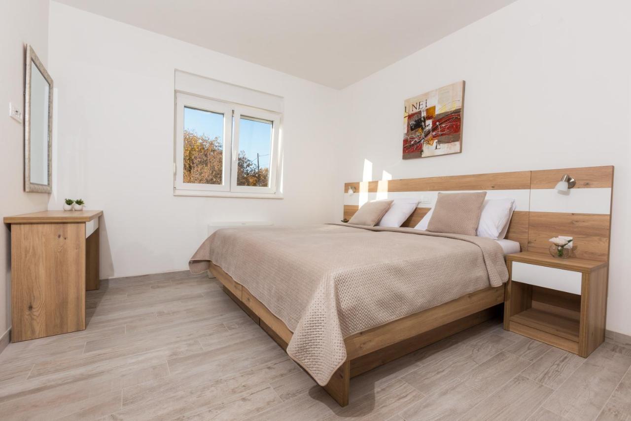 Apartmani Villa Paulo Starigrad Paklenica Ngoại thất bức ảnh