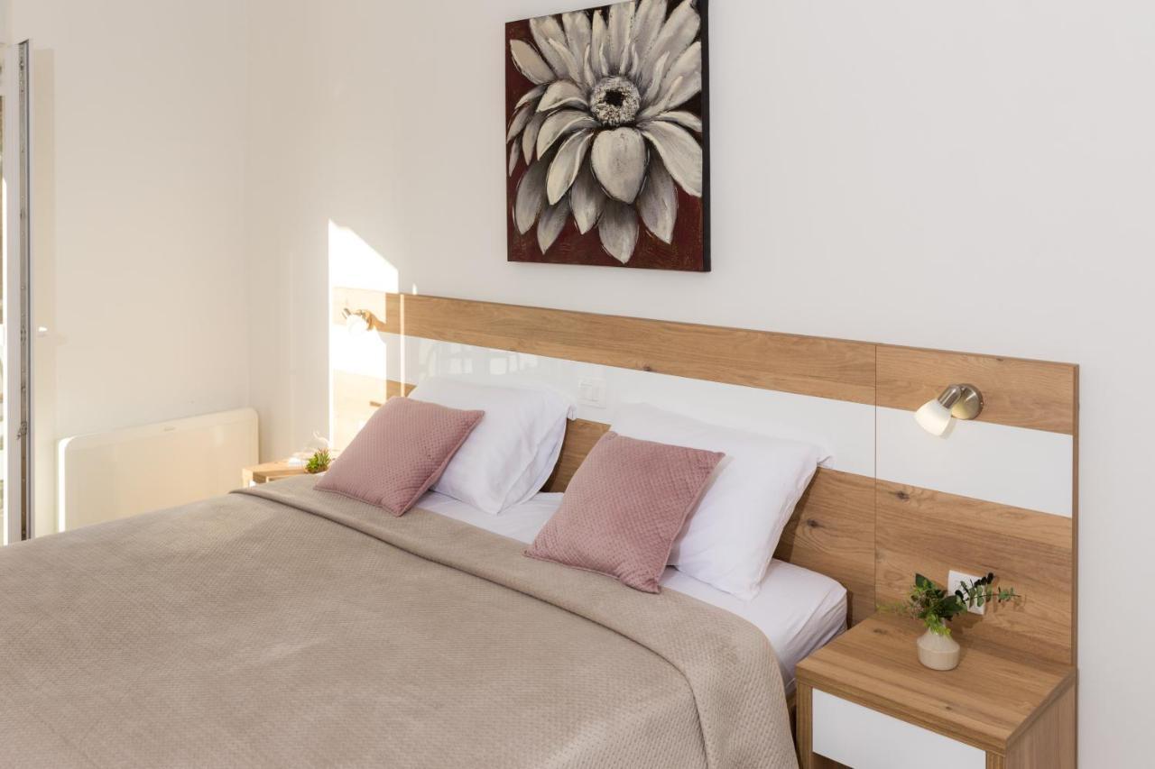 Apartmani Villa Paulo Starigrad Paklenica Ngoại thất bức ảnh