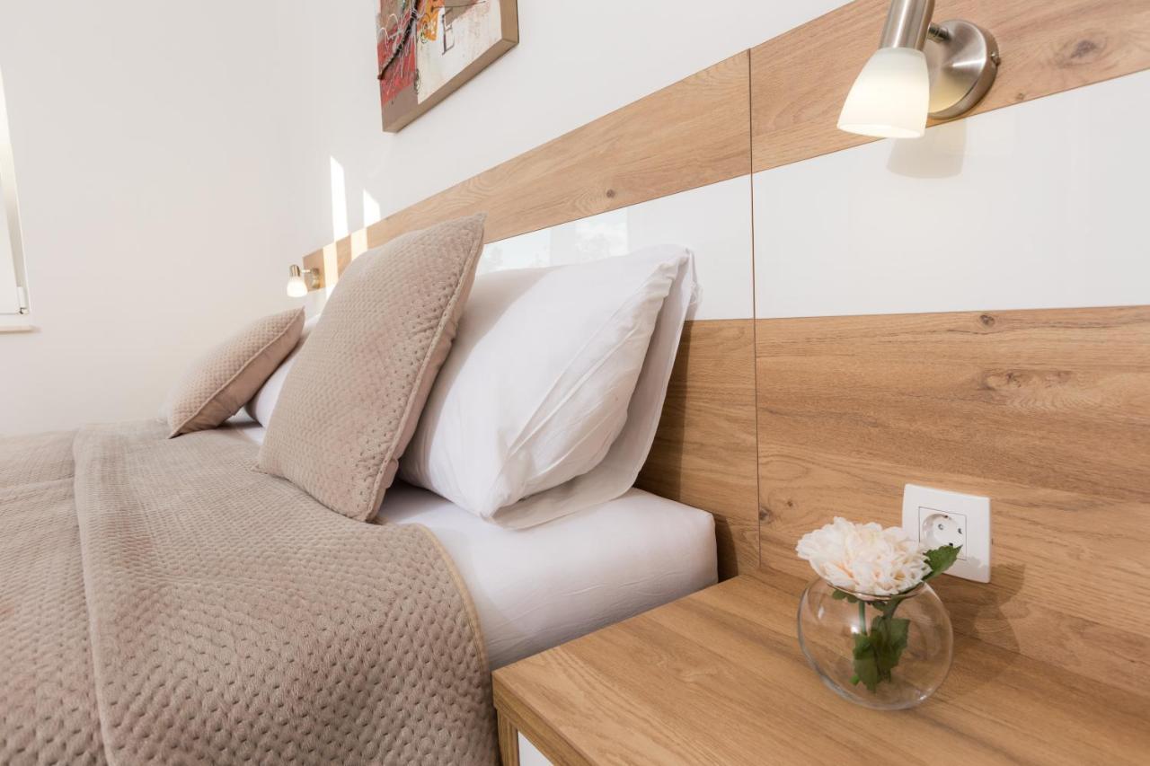 Apartmani Villa Paulo Starigrad Paklenica Ngoại thất bức ảnh