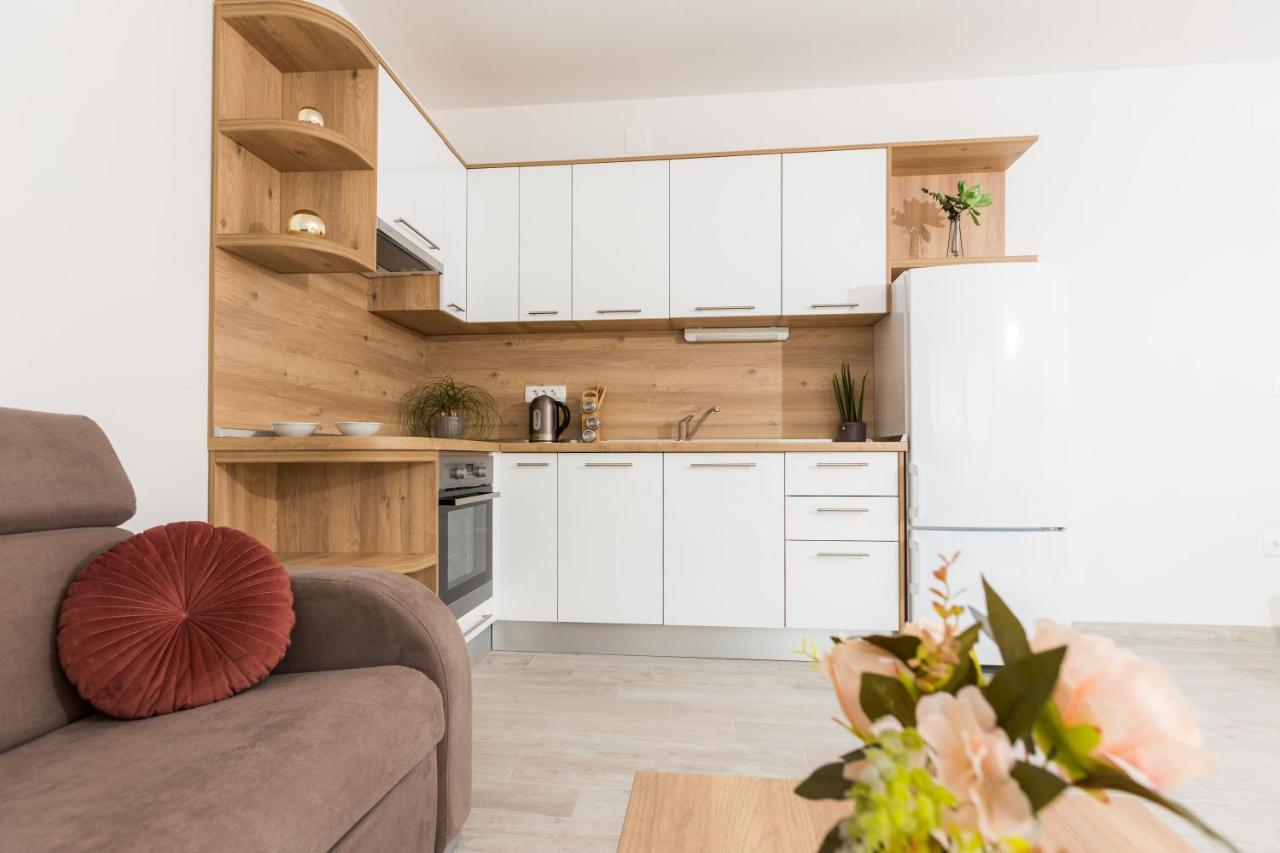 Apartmani Villa Paulo Starigrad Paklenica Ngoại thất bức ảnh