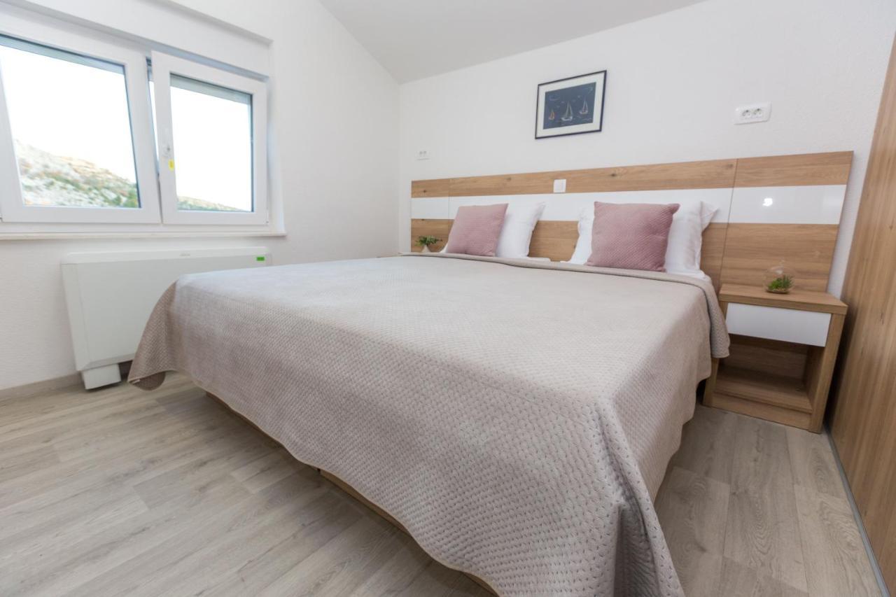 Apartmani Villa Paulo Starigrad Paklenica Ngoại thất bức ảnh