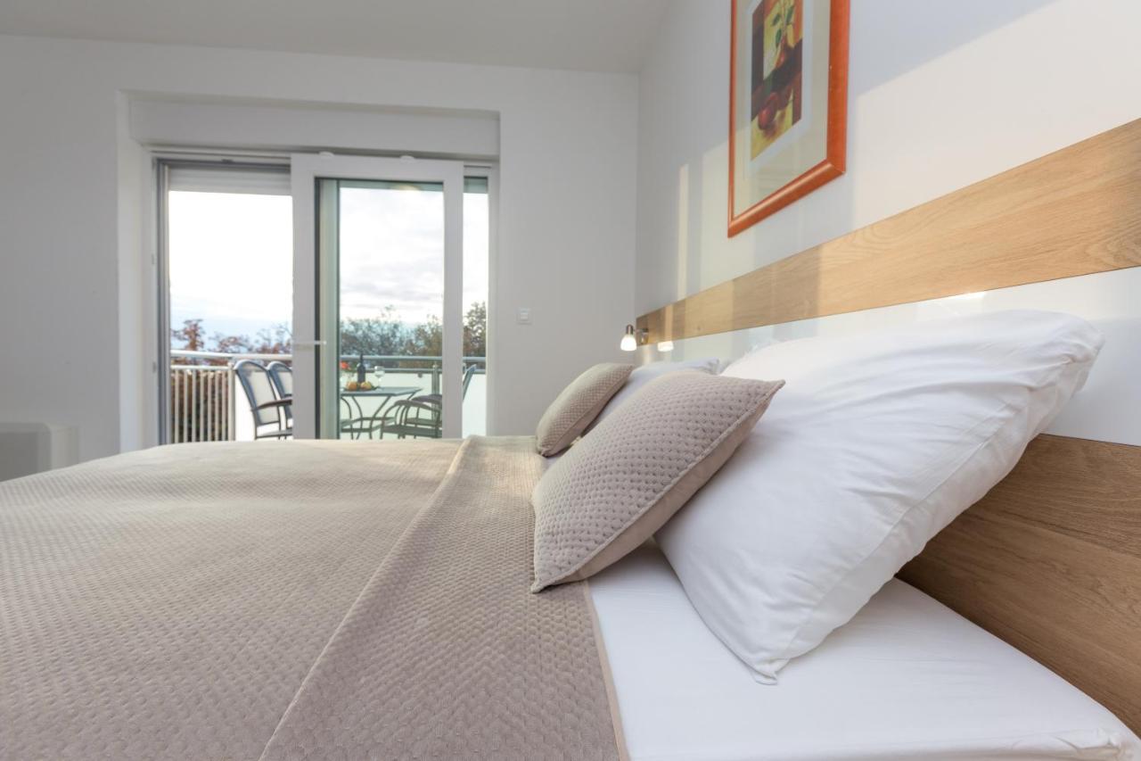 Apartmani Villa Paulo Starigrad Paklenica Ngoại thất bức ảnh