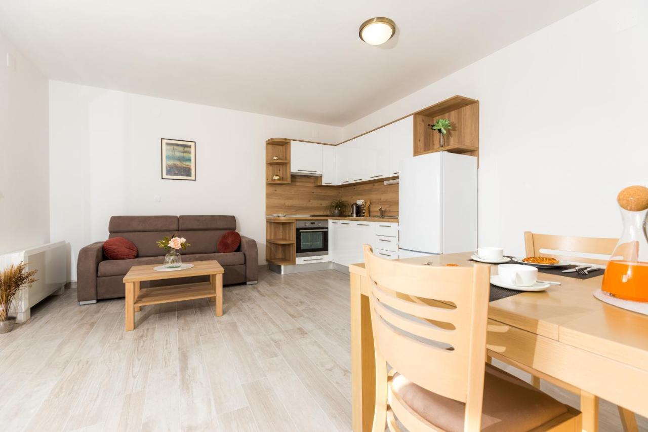 Apartmani Villa Paulo Starigrad Paklenica Ngoại thất bức ảnh